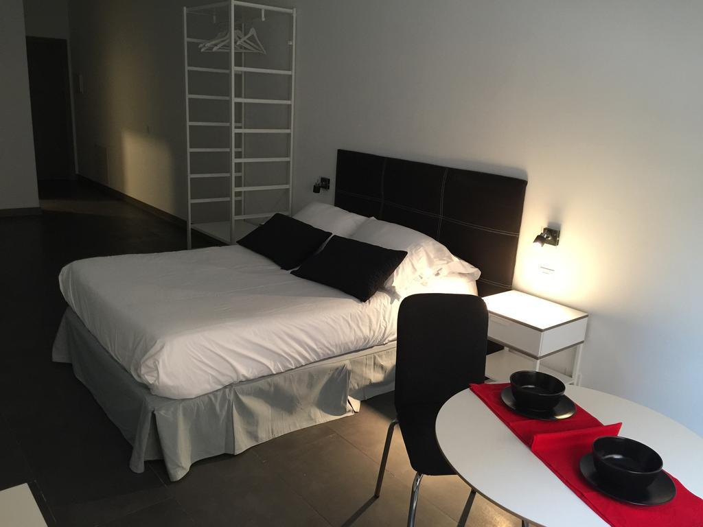 Room And Kitchen Bilbao Exterior photo