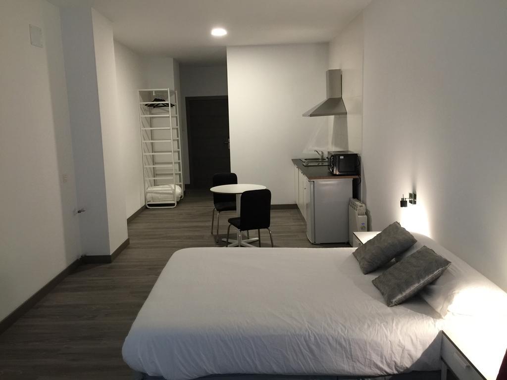 Room And Kitchen Bilbao Exterior photo
